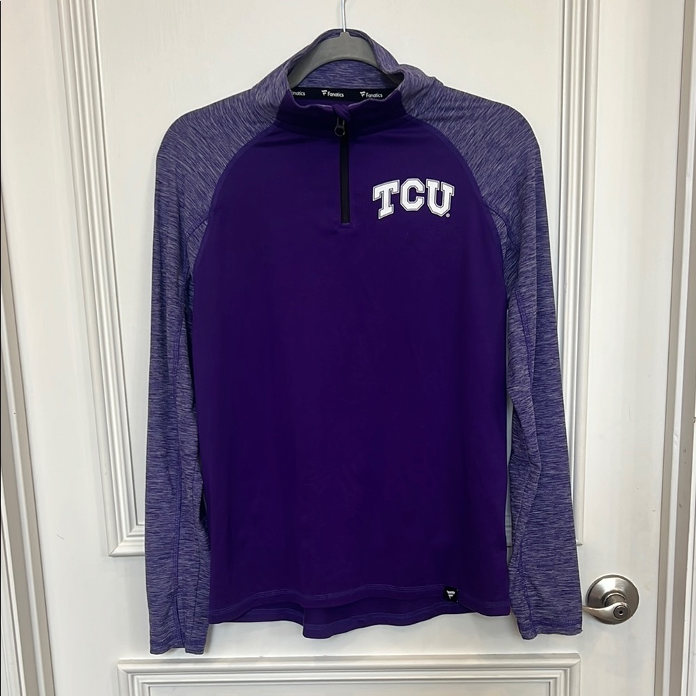 EUC TCU quarter zip pullover. Size Small
